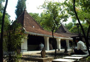 makam bathara katong ponorogo