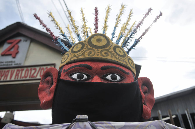 ondel ondel ajak masyarakat gunakan masker