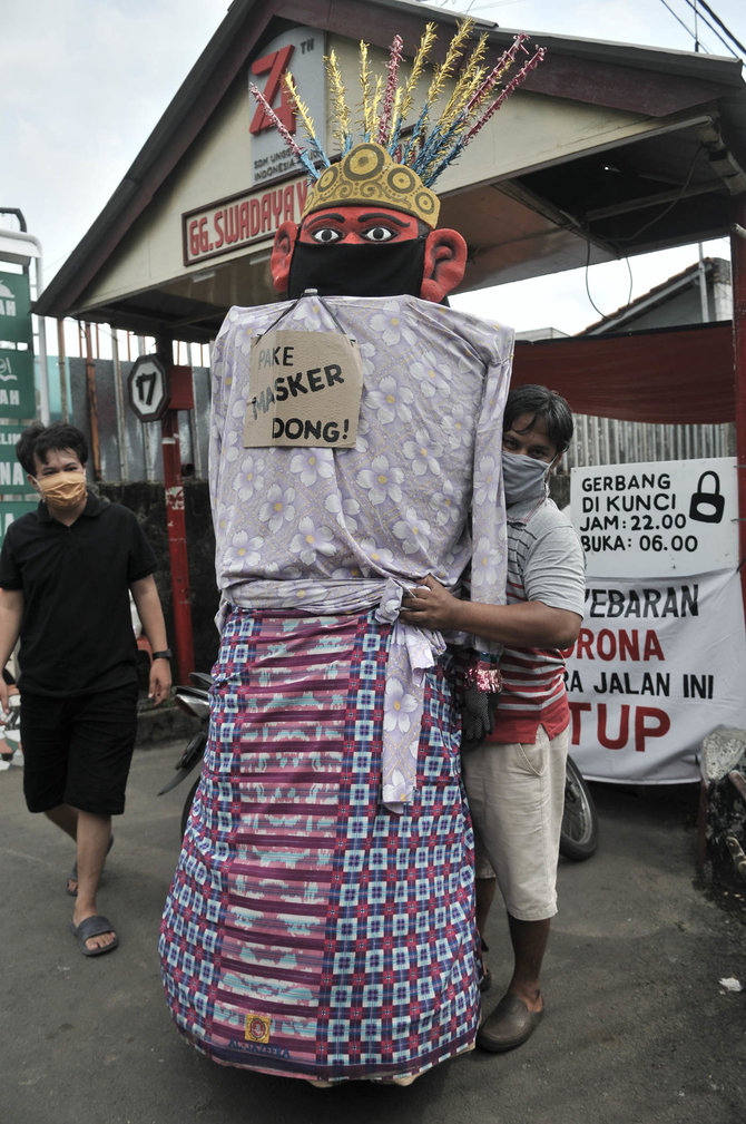 ondel ondel ajak masyarakat gunakan masker