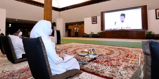 Gus Baha Ngaji Bareng Warga Banyuwangi, Ini Pesannya