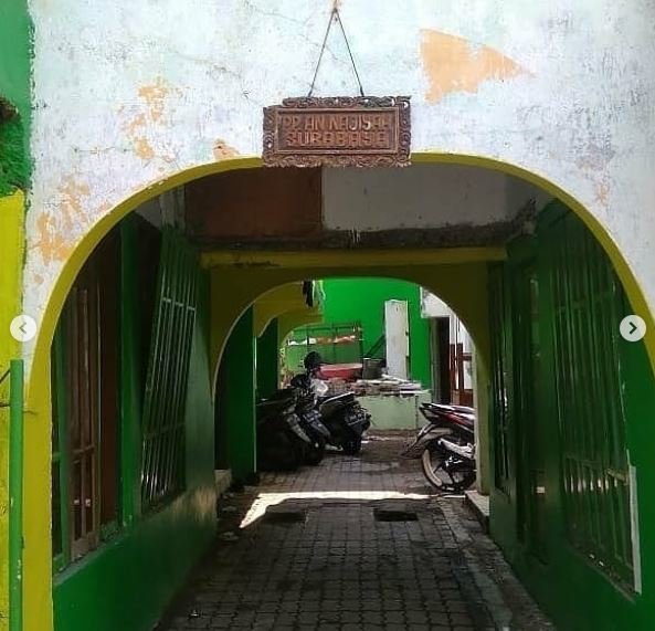 kampung santri surabaya