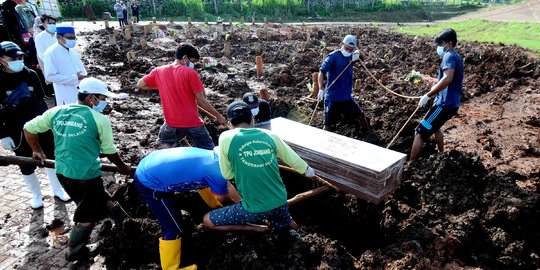 TPU Milik DKI Diizinkan Pemakaman Covid dengan Sistem Tumpuk dari Makam Keluarga