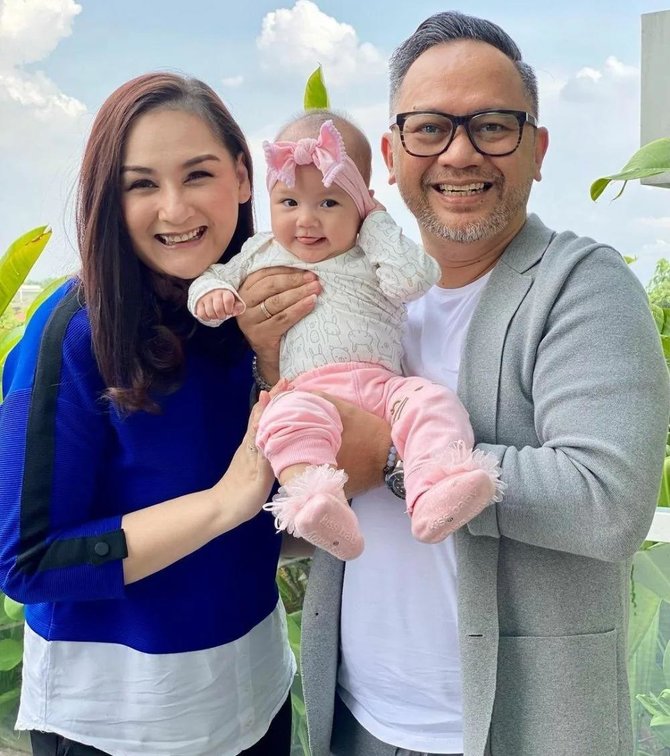 artis yang pilih urus anak tanpa babysitter