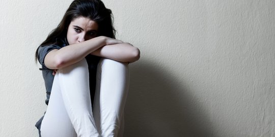 7 Cara Menghadapi Orang Depresi, Hargai Perasaannya dan Hindari Sikap Menghakimi