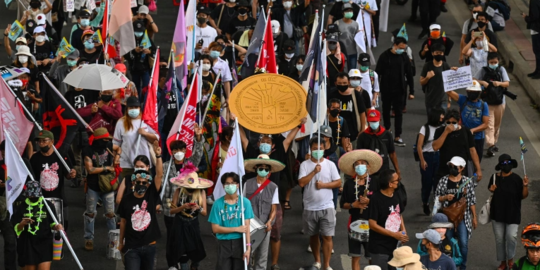 "89 Tahun Sejak Berakhirnya Monarki Absolut Thailand, Kami Tidak Mendapatkan Apa-Apa" - Vimarsana News
