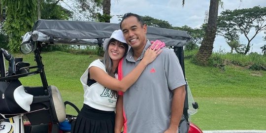 Nia Ramadhani Minta Dipeluk oleh Suami di Depan Publik, Ardi Bakrie: Malu Ada Kamera