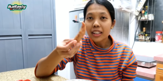 Majikan Makan Enak di Restoran, TKW Hongkong Ini Cuma Ditinggali Sosis Setengah - Vimarsana News