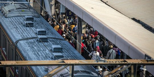 PT KAI Commuter Ingatkan Larangan Penumpang KRL Anak di Bawah 5 Tahun Masih Berlaku