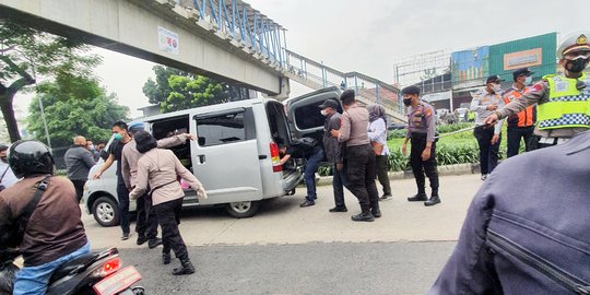 Pria Bawa Senjata Tajam Jelang Vonis Rizieq Syihab Pegawai Pemkot Jakarta Timur