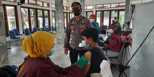 33 Polsek di Garut Gelar Vaksinasi, 13 Ribu Warga Jadi Target