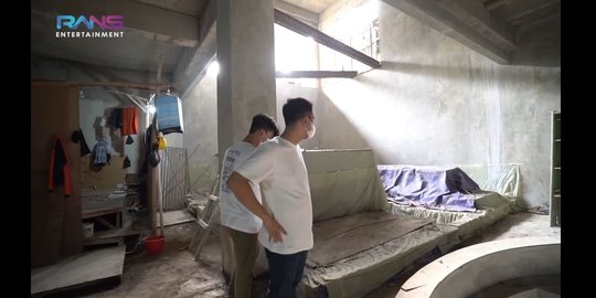 Raffi Ahmad Panik Dimas Baam Bilang Lift di Rumah Baru Rusak, Biaya Servis Rp1,6 M