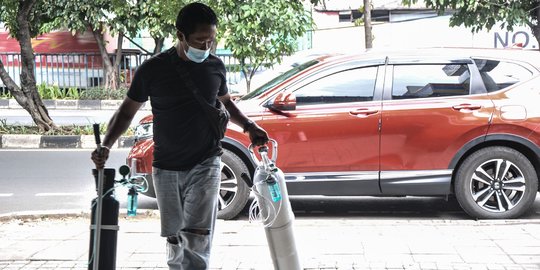 Masyarakat Panik, Tabung Oksigen di Pasar Pramuka Habis Sejak Dua Hari Lalu