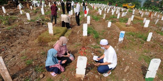 Pemprov DKI Larang Ziarah Kubur Hingga 5 Juli 2021