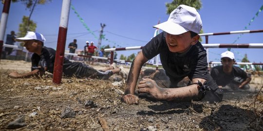 Cara Hamas Latih Remaja Palestina Bertempur