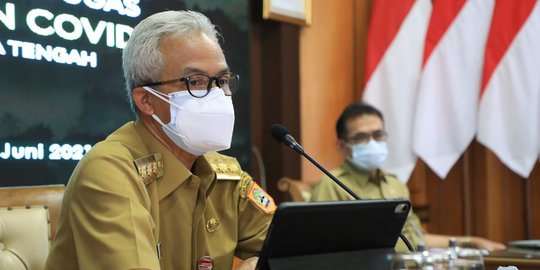 Ganjar Instruksikan Seluruh Bupati & Wali Kota Terapkan Gerakan di Rumah Saja - Vimarsana News