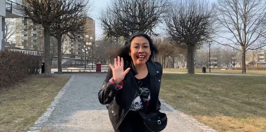 Cerita Rocker Euis, Tak Mudah Tinggal di Swedia Bersama Keluarga Penuh Perjuangan