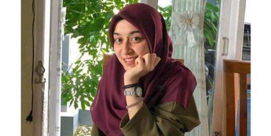 Jadi Mahasiswi S-3 Termuda ITB, Ini 4 Potret Maya Nabila yang Masih Berusia 21 Tahun