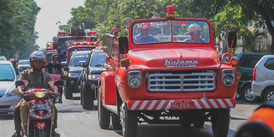Sang 'Buaya Merah', Mobil Damkar Solo Pemadam Api Kerusuhan 98