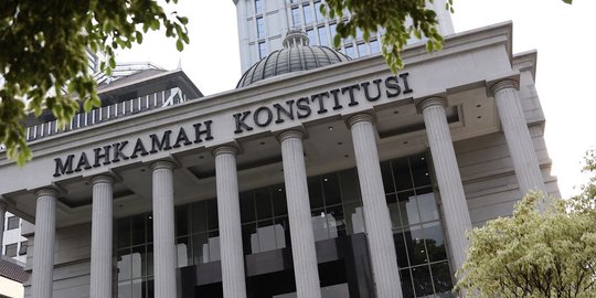 MK Tolak Dua Pengajuan Uji Materi UU Cipta Kerja