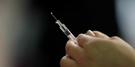 CEK FAKTA: Hoaks, Menteri Kesehatan Pakistan Tolak Vaksin