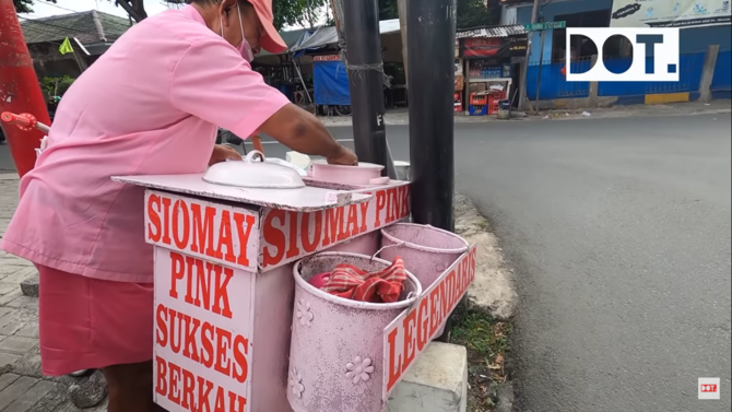 miliarder bangkrut kembali jadi penjual siomay keliling