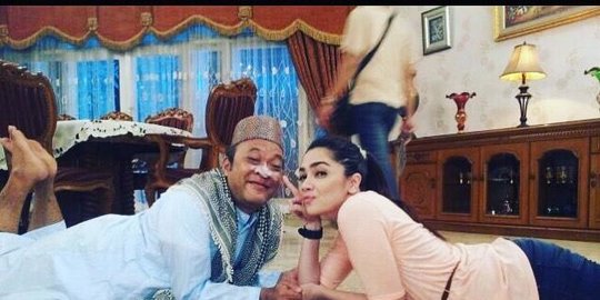 Pernah Berperan Jadi Suami Istri, Ini 4 Kenangan Nova Soraya dan Mendiang Edy Oglek