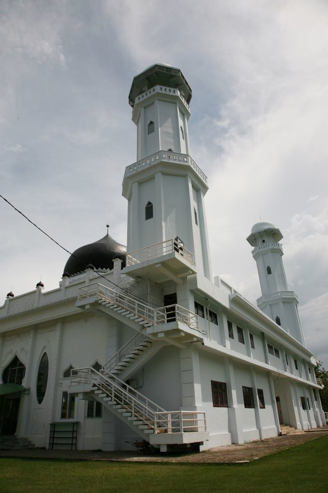 masjid rahmatullah lampuuk