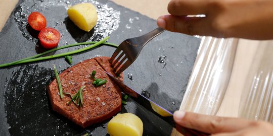 Mencicipi Daging Steak Nabati yang Dibuat dengan Printer 3D