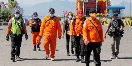 Bantu Cari Korban Kecelakaan KMP Yunicee, Basarnas Surabaya Kirim 3 Kapal