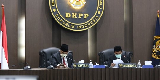 Terbukti Terima Uang dari Caleg, Anggota KPU Prabumulih Diberhentikan