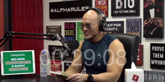 Deddy Corbuzier Minta Maaf Usai Kena Somasi Soal Podcast 'Orang Gila' - Vimarsana News