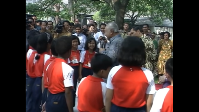 ingat bocah tanya ke soeharto ini sosoknya sudah dewasa