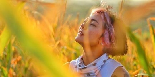 Tampil Beda, Ini 6 Transformasi Gaya Rambut Poppy Sovia