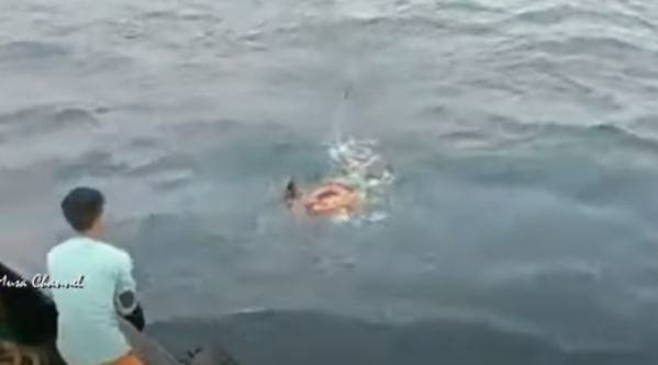 kisah nelayan rembang bertahan hidup di tengah laut