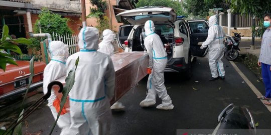 Dishub Cilandak Evakuasi Jenazah Covid-19 Gunakan Mobil Dinas