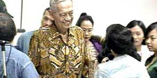 Mengenang Wafatnya Tokoh Pers dan Budayawan Mochtar Lubis, 2 Juli 2004