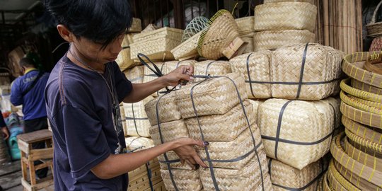 Jelang Idul Adha, Penjualan Besek Bambu Diharapkan Meningkat