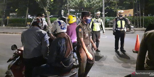 PPKM Darurat, Petugas Gabungan Putar Balik Pengendara Depok yang akan Masuk Jakarta