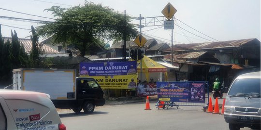 Tak Ada Penyekatan, Lalin di Checkpoint PPKM Darurat Jalan Raya Bogor Lancar