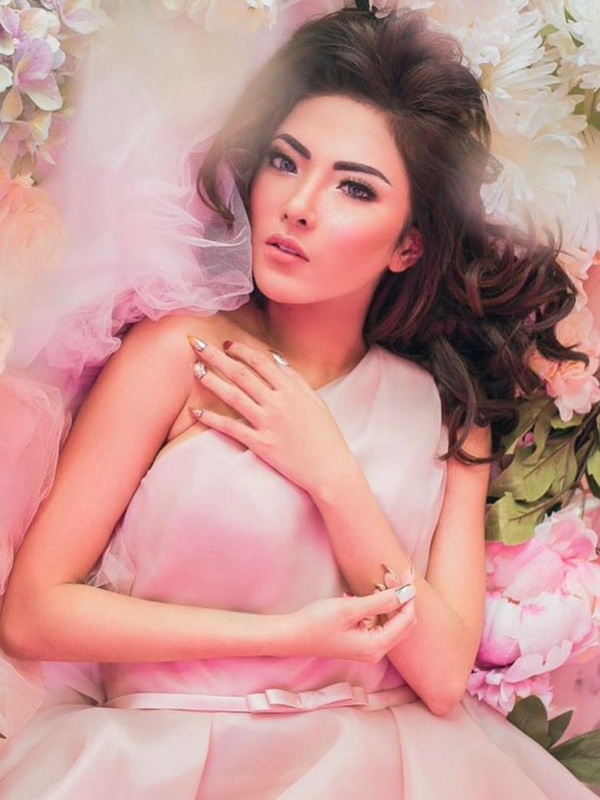 6 fakta ayu aulia model yang unggah foto mesra bareng vicky prasetyo