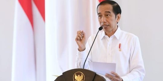 Jokowi Minta Masyarakat Tetap di Rumah dan Menjauhi Kerumunan