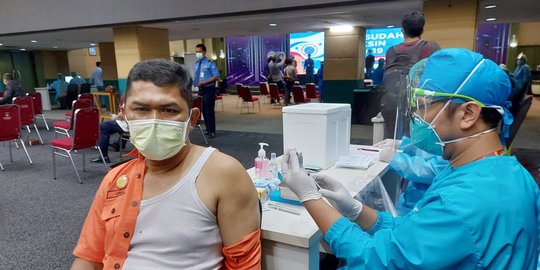 jaga ekonomi, pemerintah target mampu capai 3 juta vaksinasi per hari