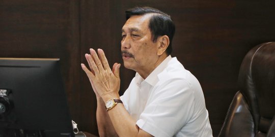 Menko Luhut Minta  Mahasiswa Kedokteran Tingkat Akhir Jadi Vaksinator