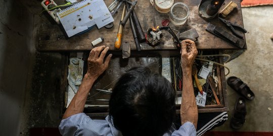 Ketelitian Perajin Kendari Werk, Perak Melegenda di Tanah Sulawesi