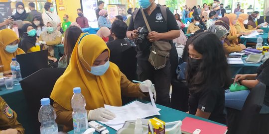 Sejumlah Anak Usia 12 hingga 17 Tahun di Makassar Mulai Divaksinasi Covid-19