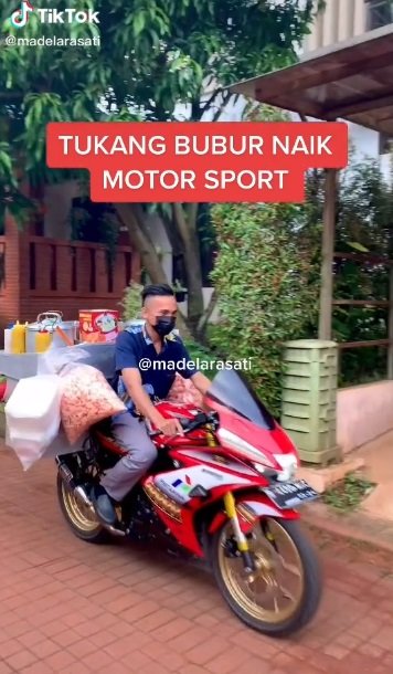 tukang bubur ayam ini keren jualan naik motor sport