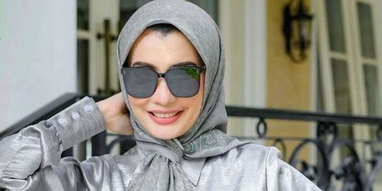 Hampir Kepala 5, Intip 4 Potret Arzeti Bilbina yang Tetap Cantik dan Awet Muda