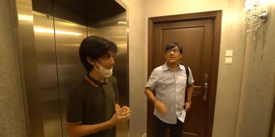 5 Potret Apartemen Mewah Hadiah Andre Taulany untuk Putranya yang Baru Lulus SD