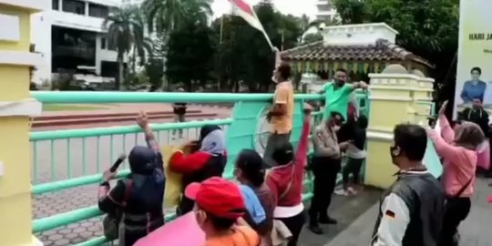 Akses ke Lahan Ditembok Perusahaan, Warga Belawan Demo Temui Wali Kota Medan