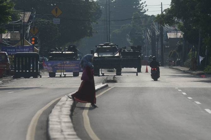 ppkm darurat jalan raya bogor